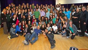 Constantine Maroulis, Michael Cerveris, and Seth Rudetsky with the students of Broadw Photo